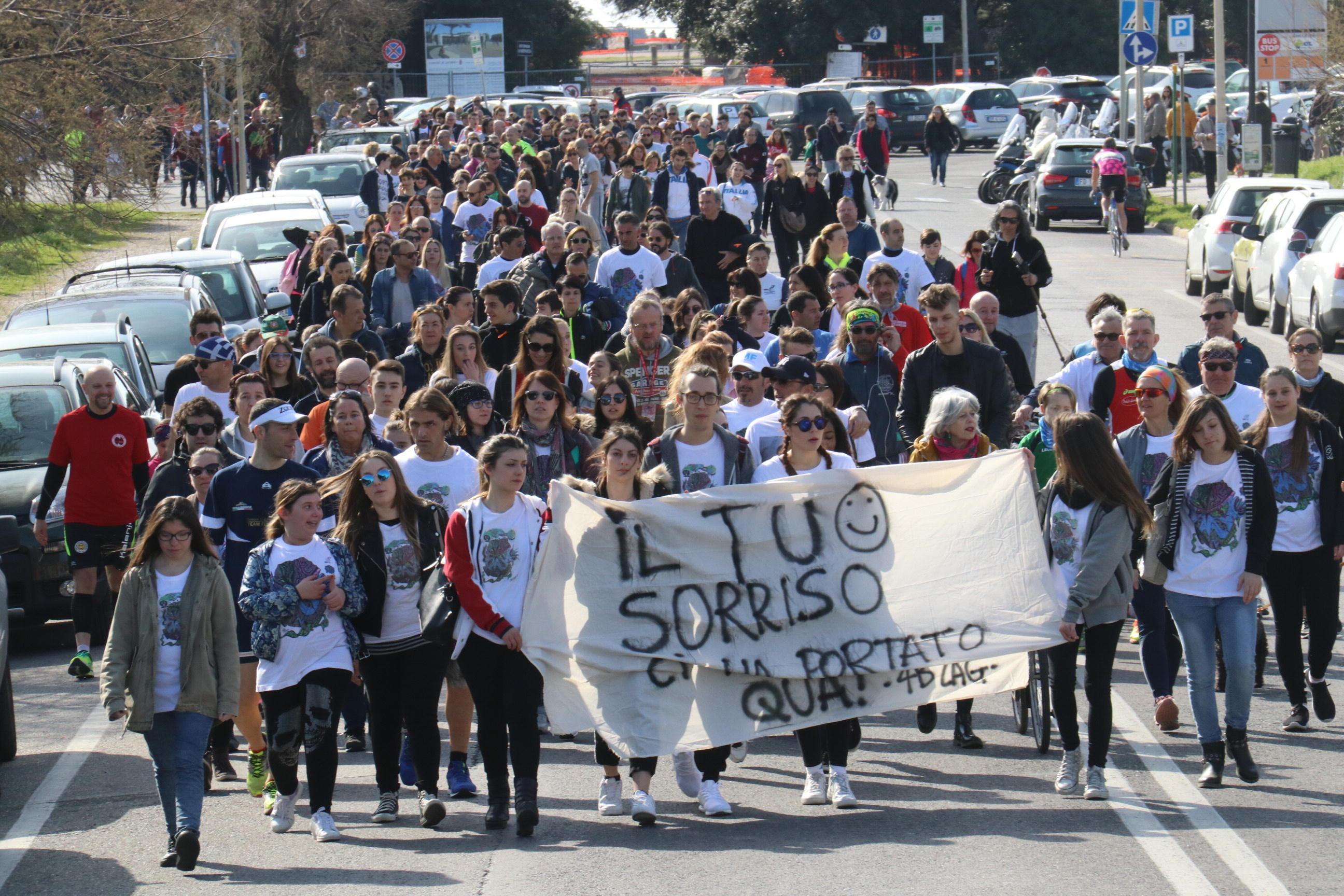 Il corteo dedicato ad Andrea Faina: in cima i compagni del Colombo con lo striscione (Repetti/Pentafoto)