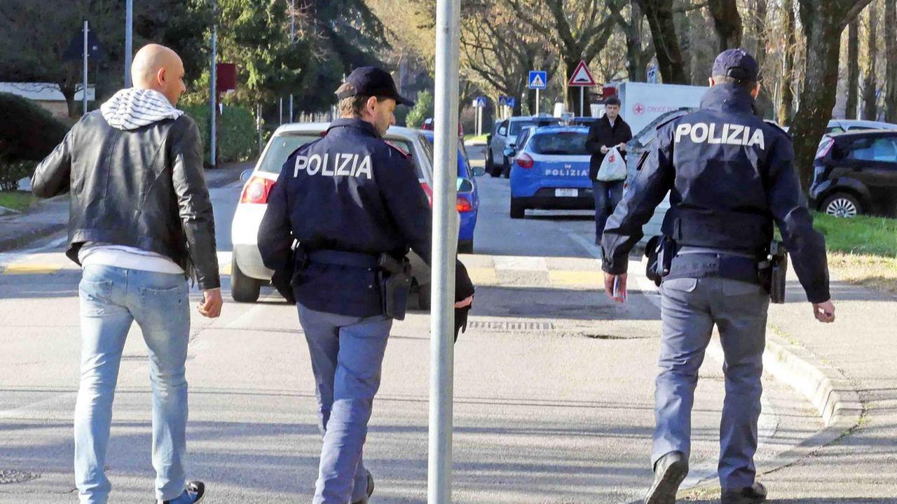 Pavullo. Cadavere in un bagagliaio, i vicini: «Non crediamo al suicidio»