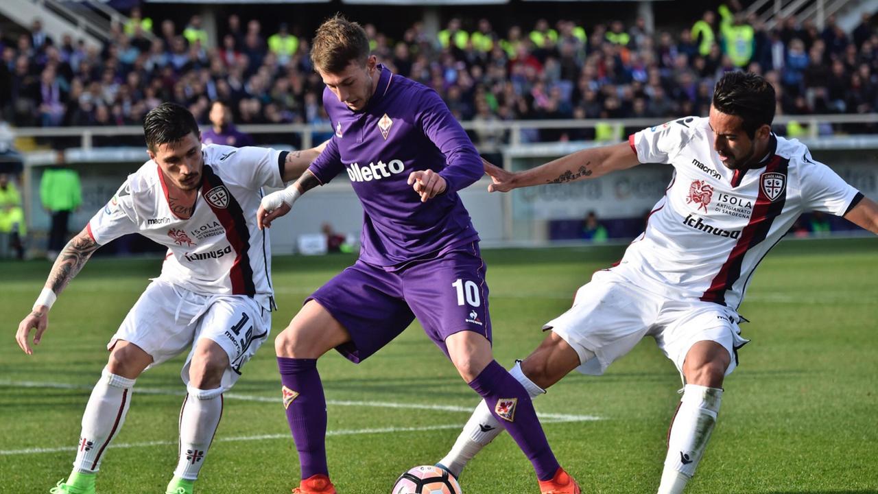 Il Cagliari cade nel finale, la Fiorentina vince 1-0