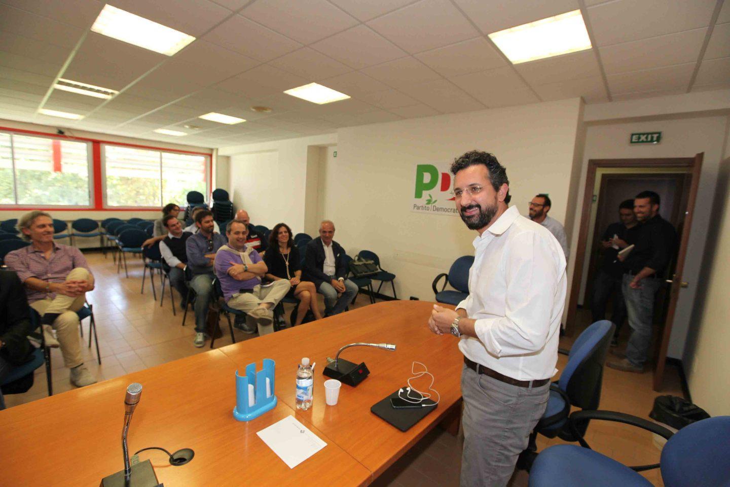 Il silenzio di Costa sul congresso del Pd 