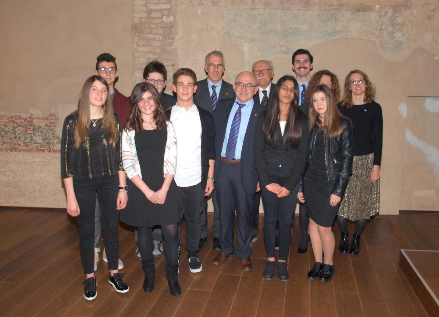 Il Lions club premia otto studenti 