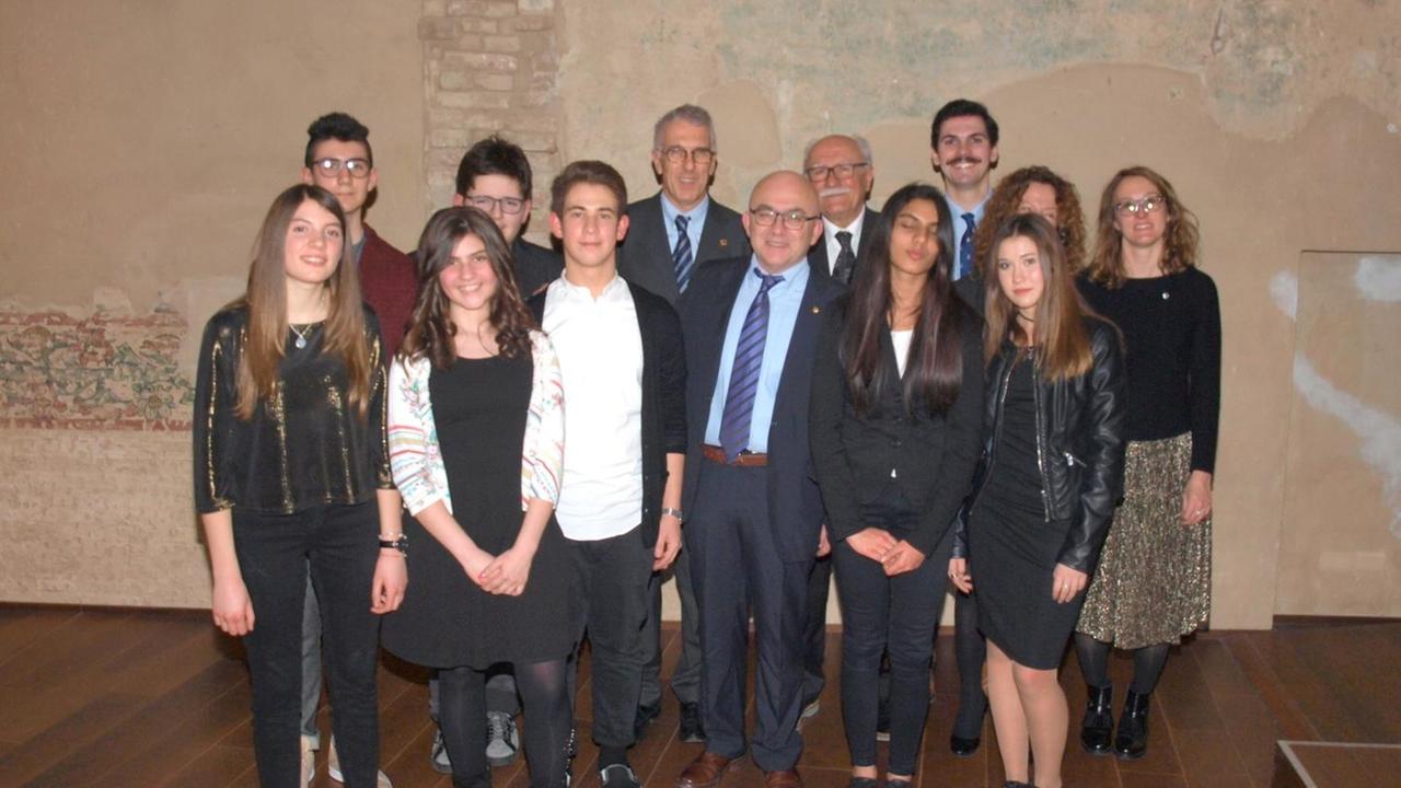 Il Lions club premia otto studenti