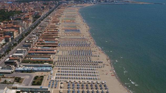 Diecimila euro per l’affitto di una spiaggia