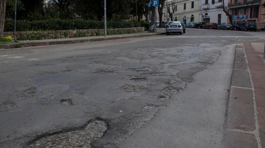 Nuovo manto di asfalto in una ventina di strade 