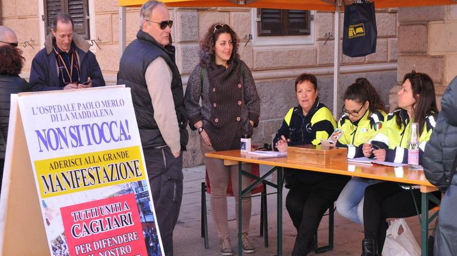 Ospedale, sit-in a Cagliari: venduti solo 50 biglietti 