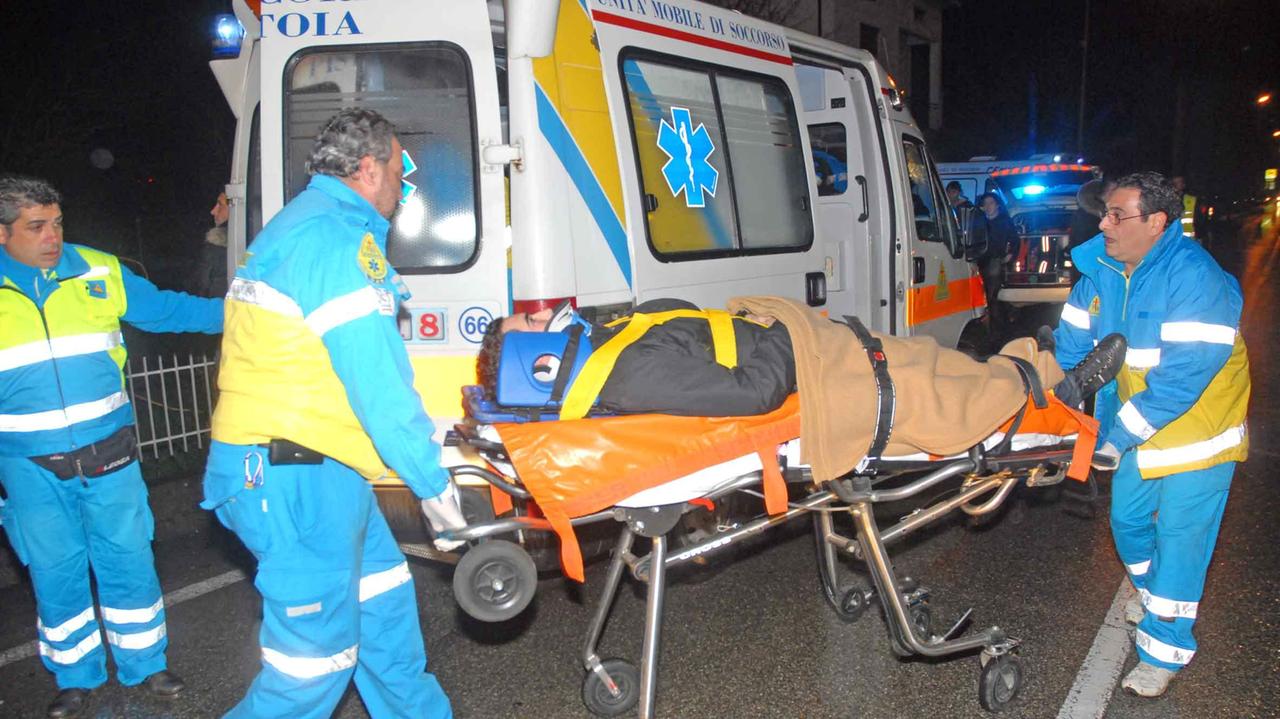 Una ambulanza (foto archivio)