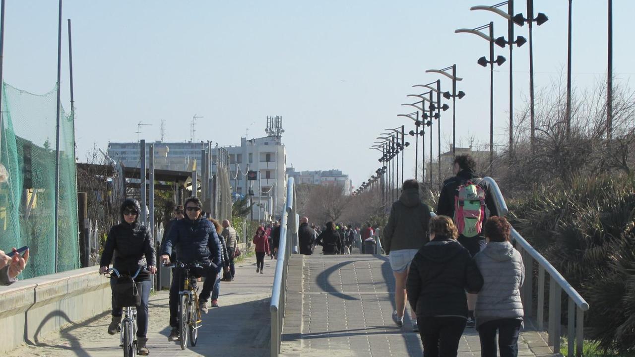Il sole riempie i Lidi, week end da incorniciare