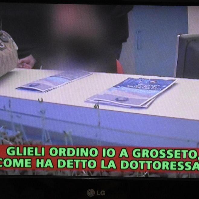 Blitz di Striscia la notizia in una parafarmacia