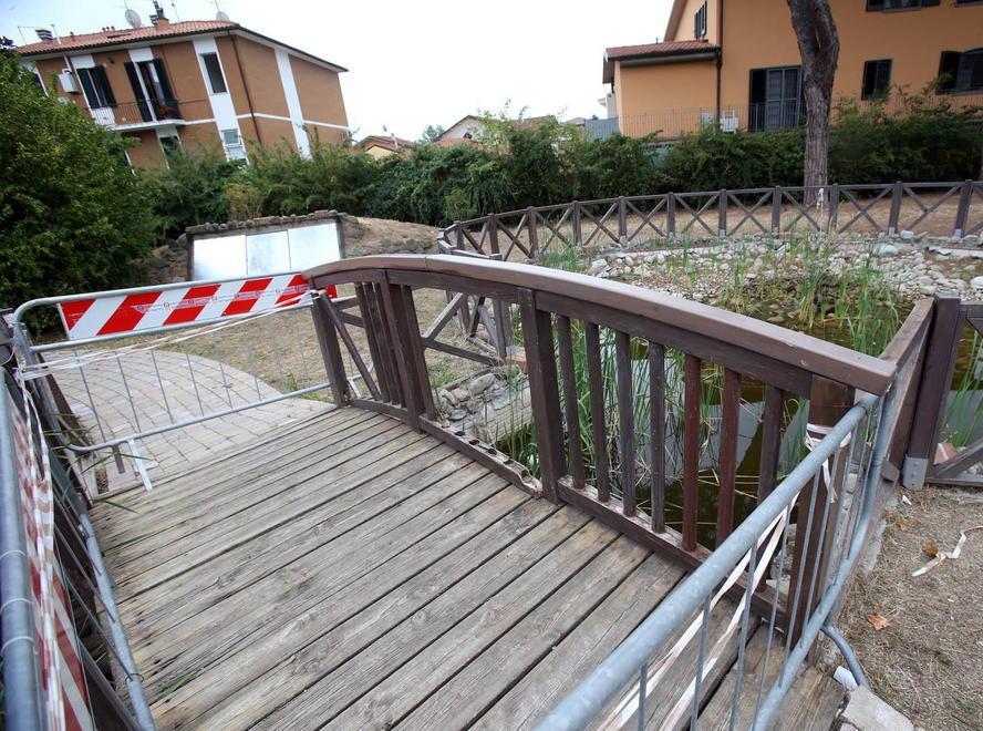 Pattuglie dentro il parco di via Cividale 