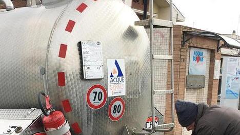 Domani undici ore con i rubinetti a secco