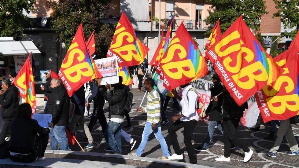 «Piaggio distribuisce dividendi e gli operai sono in solidarietà»