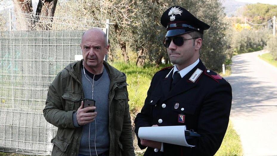 Muore nel cantiere sbalzato dalla pala