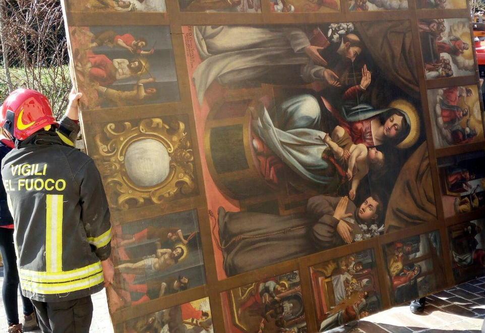Ventidue tele del ’600 salvate dalle macerie 