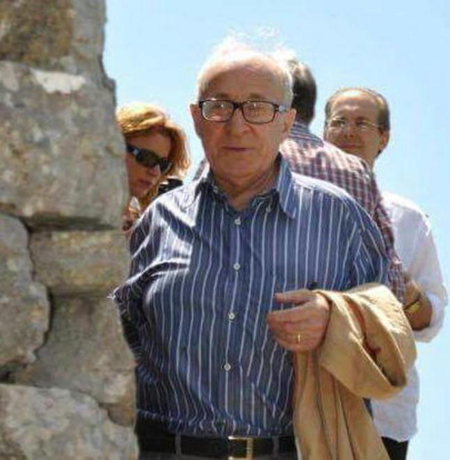 Avvocato muore nel frontale tra due auto 