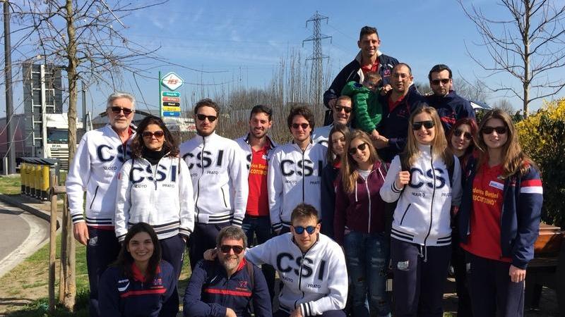 La spedizione dei nuotatori che ha gareggiato a Brescia