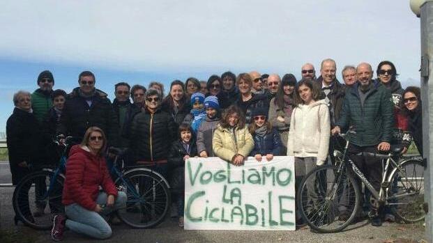 «Vogliamo la ciclabile su via Copparo»