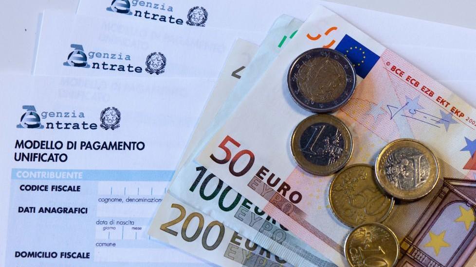 Soldi dei clienti spariti, consulente a processo