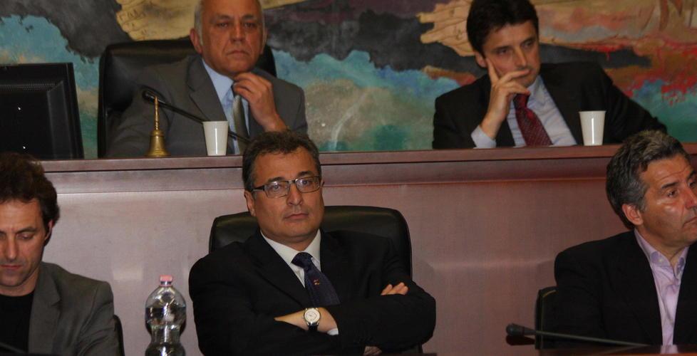 L’inchiesta per ora non tocca i politici 