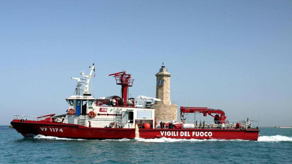 «Troppi rischi sul porto, servono i vigili del fuoco»