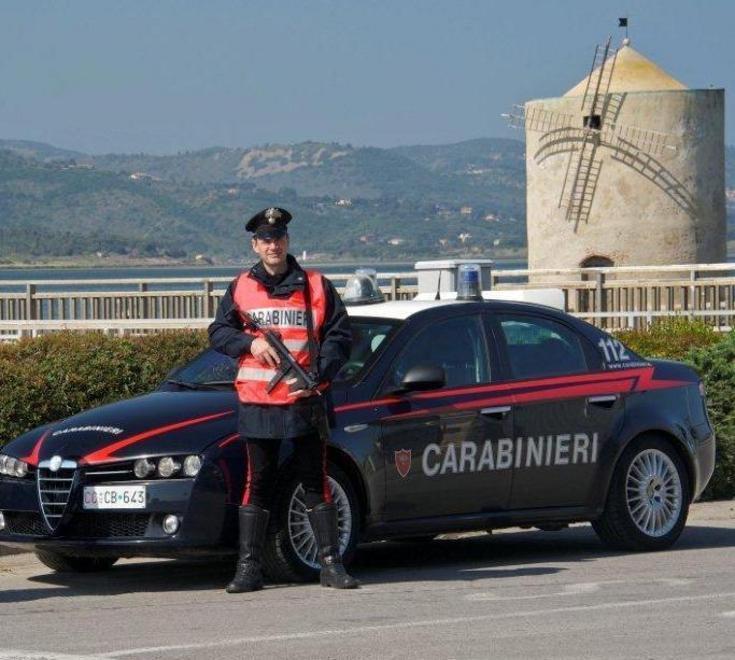 Trovate a rubare gasolio due donne in manette 