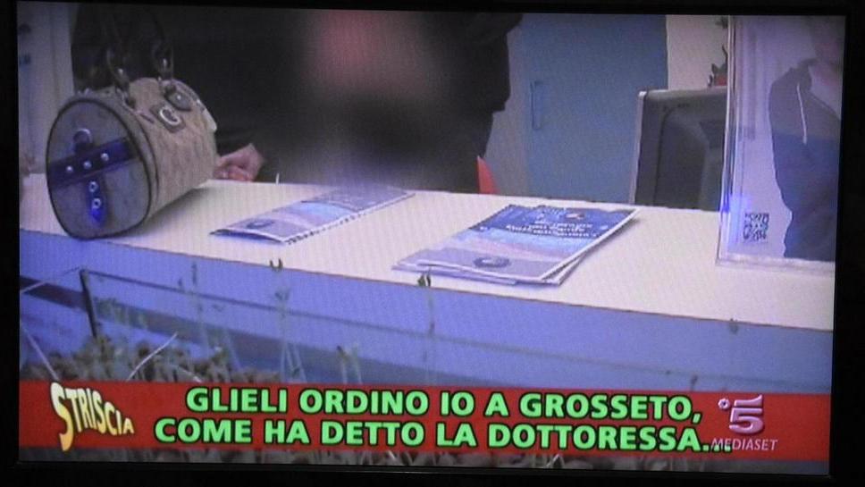 I farmacisti smentiscono l’inviato di “Striscia”