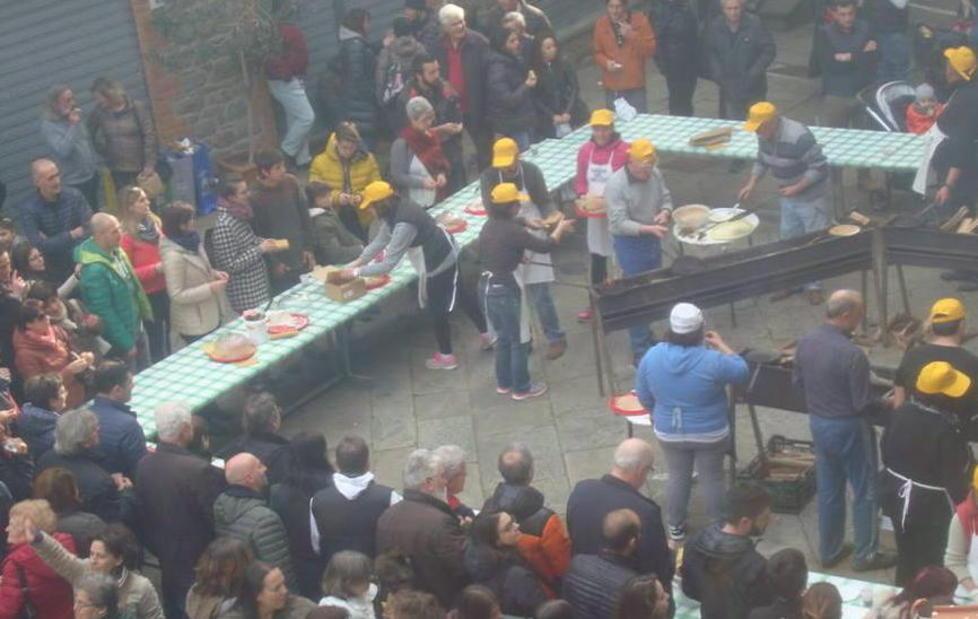San Quirico, la Sagra del neccio fa il pienone 
