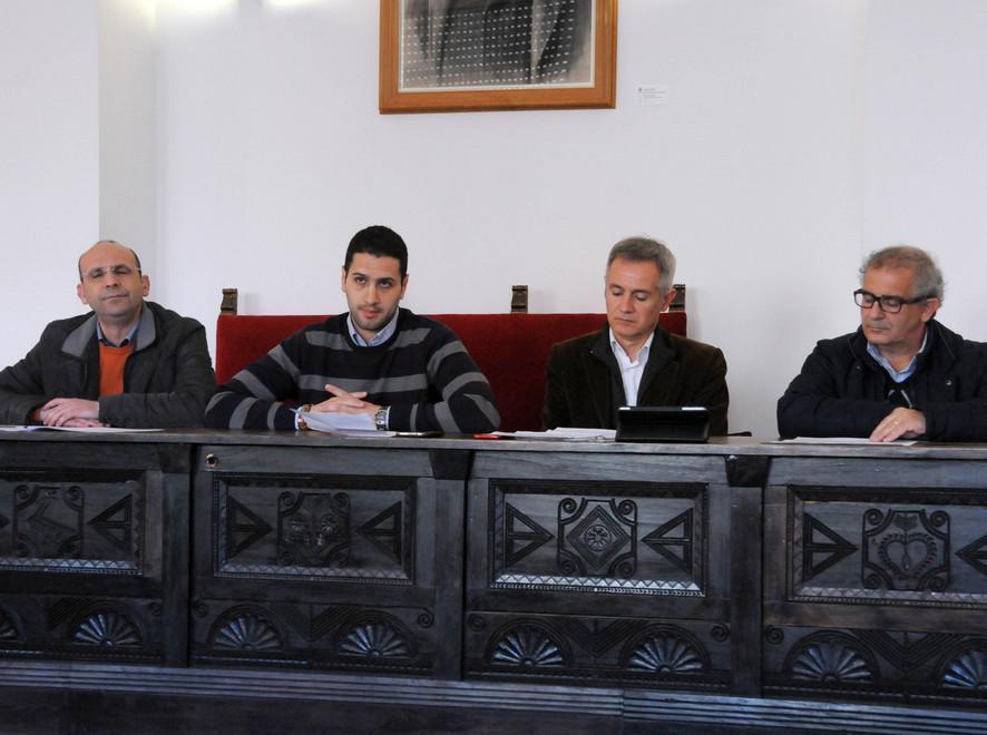 Pd all’attacco sui rifiuti: appalti poco chiari 