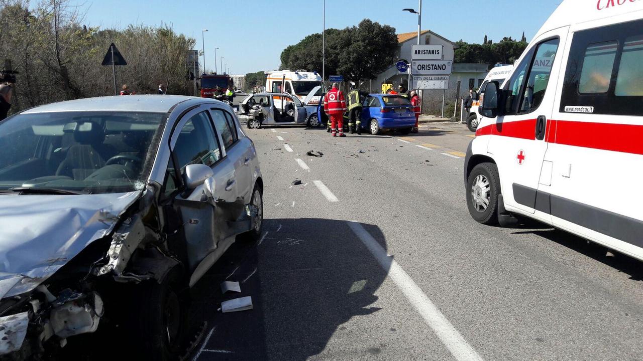 L'incidente è accaduto lungo la trada tra Oristano e Silì