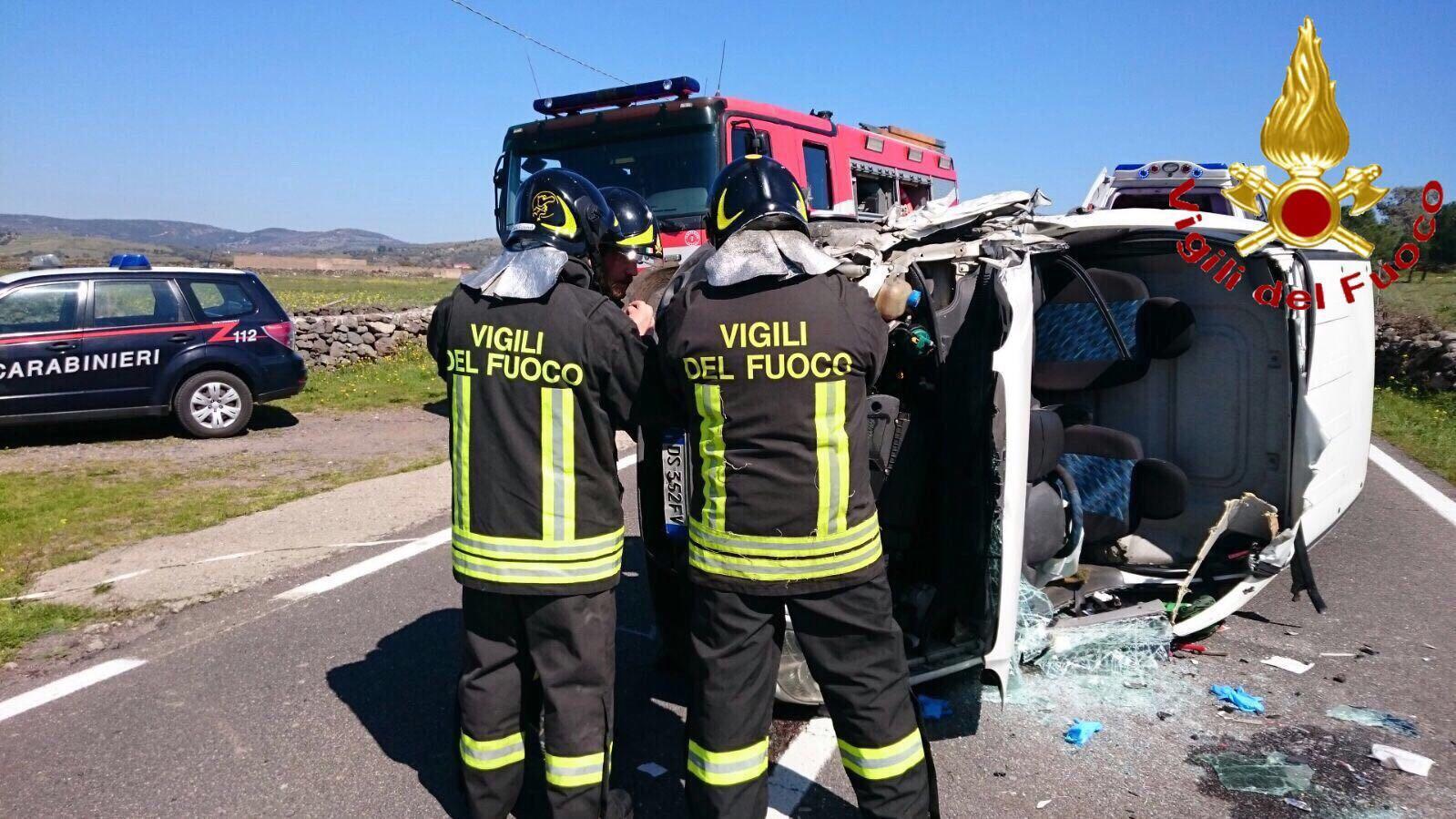 Con l'auto fuori strada, un ferito grave a Pozzomaggiore
