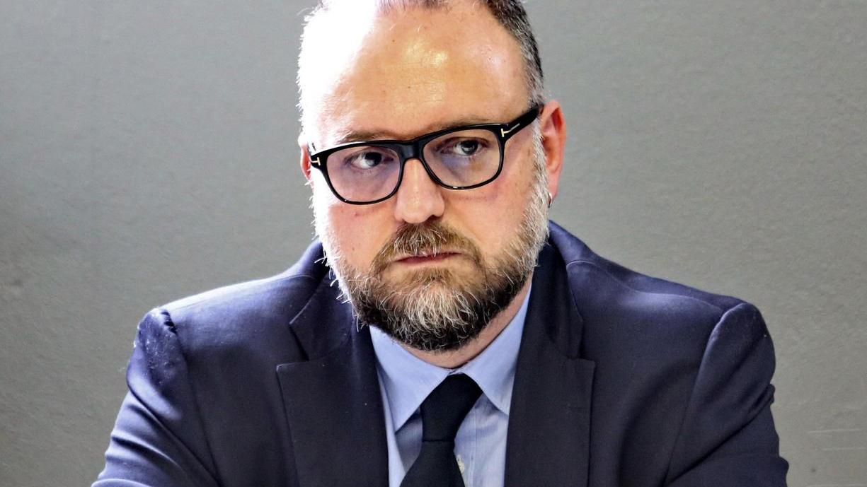 Massimo Mezzetti va con gli scissionisti