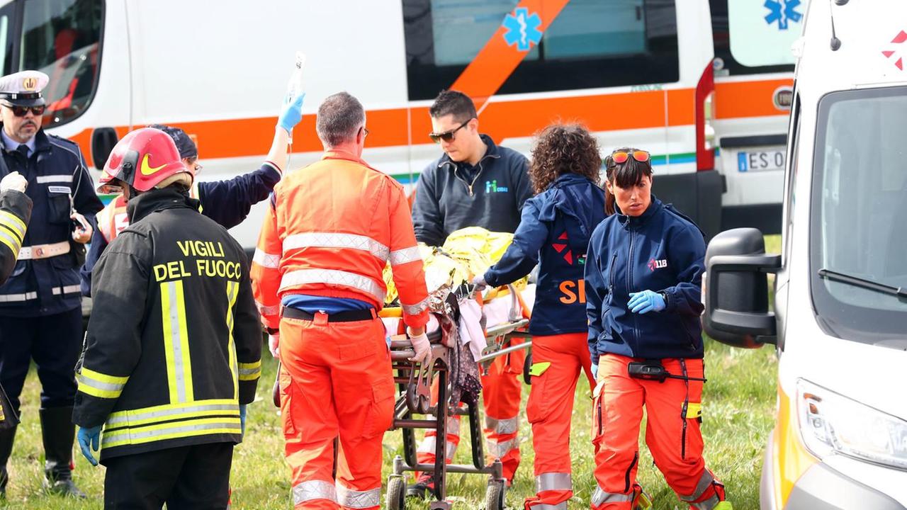 Scontro, due persone all’ospedale
