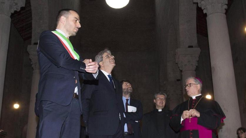 Città tirata a lucido in un giorno speciale