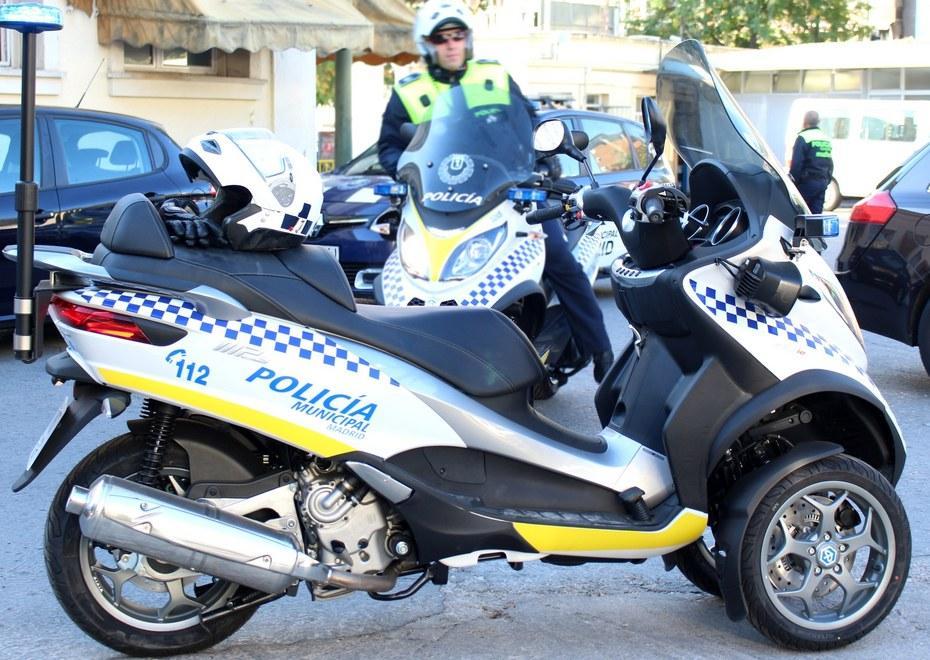 La polizia di Madrid pattuglia le strade con gli Mp3 Piaggio