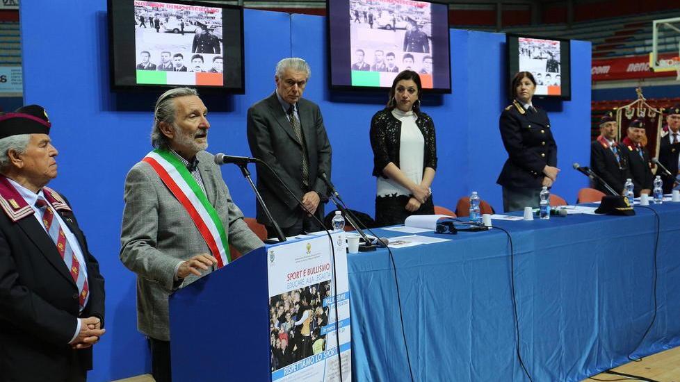 Il saluto del sindaco Bellandi al convegno su sport e bullismo (Foto Nucci)
