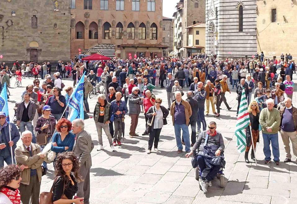 Primo maggio 2016: sindacati in piazza per rivendicare più tutele per i lavoratori (foto Gori)