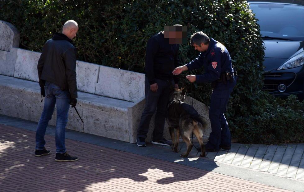 Controlli in via Primo Maggio e nel quartiere della stazione