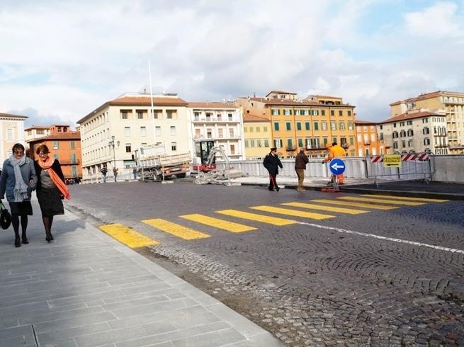 Nuova asfaltatura su Ponte di Mezzo Domani sera il via 