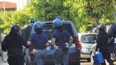 Assalto alla sala stampa: sette a processo