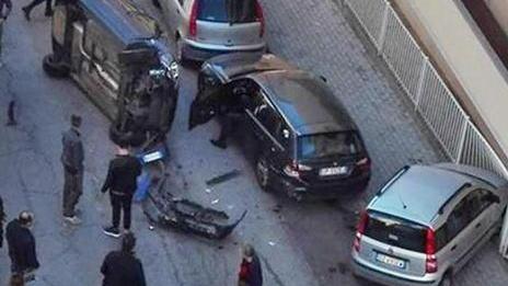 Carambola di automobili, paura ma tutti illesi