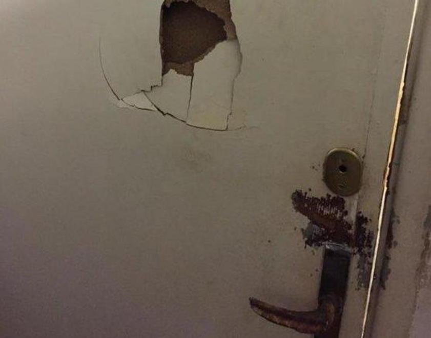 Vandali in azione al Metro, salta la proiezione del film 