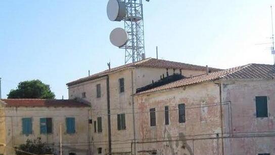 Abbandonato in magazzino il radar che avvistava i pirati