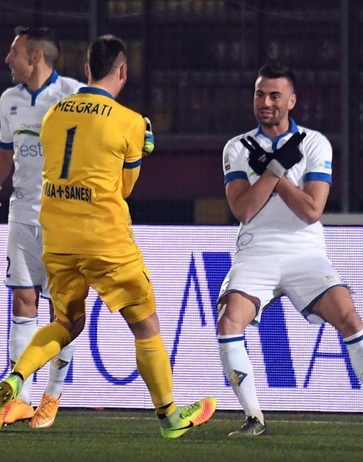 Melgrati e Moncini esultano dopo un gol