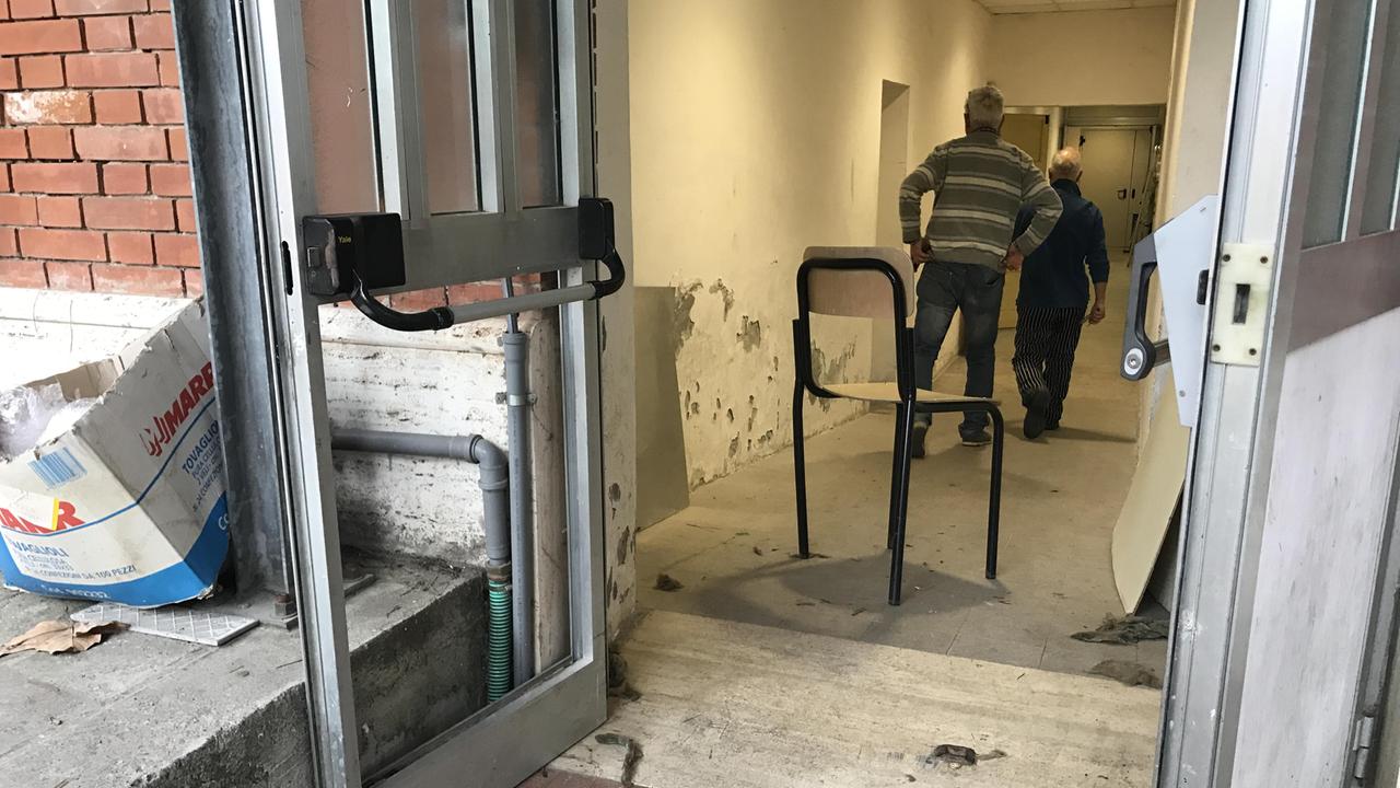 Vandali in azione al Collegio Colombo