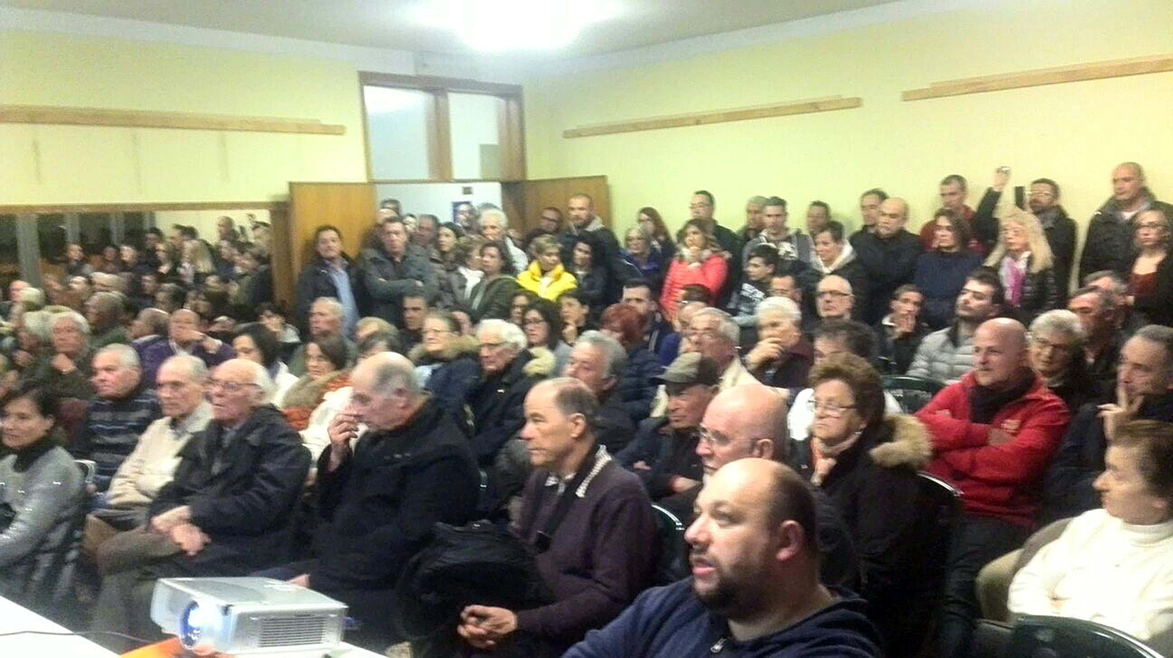 Un'assemblea per discutere del progetto di forno crematorio a Lavaiano