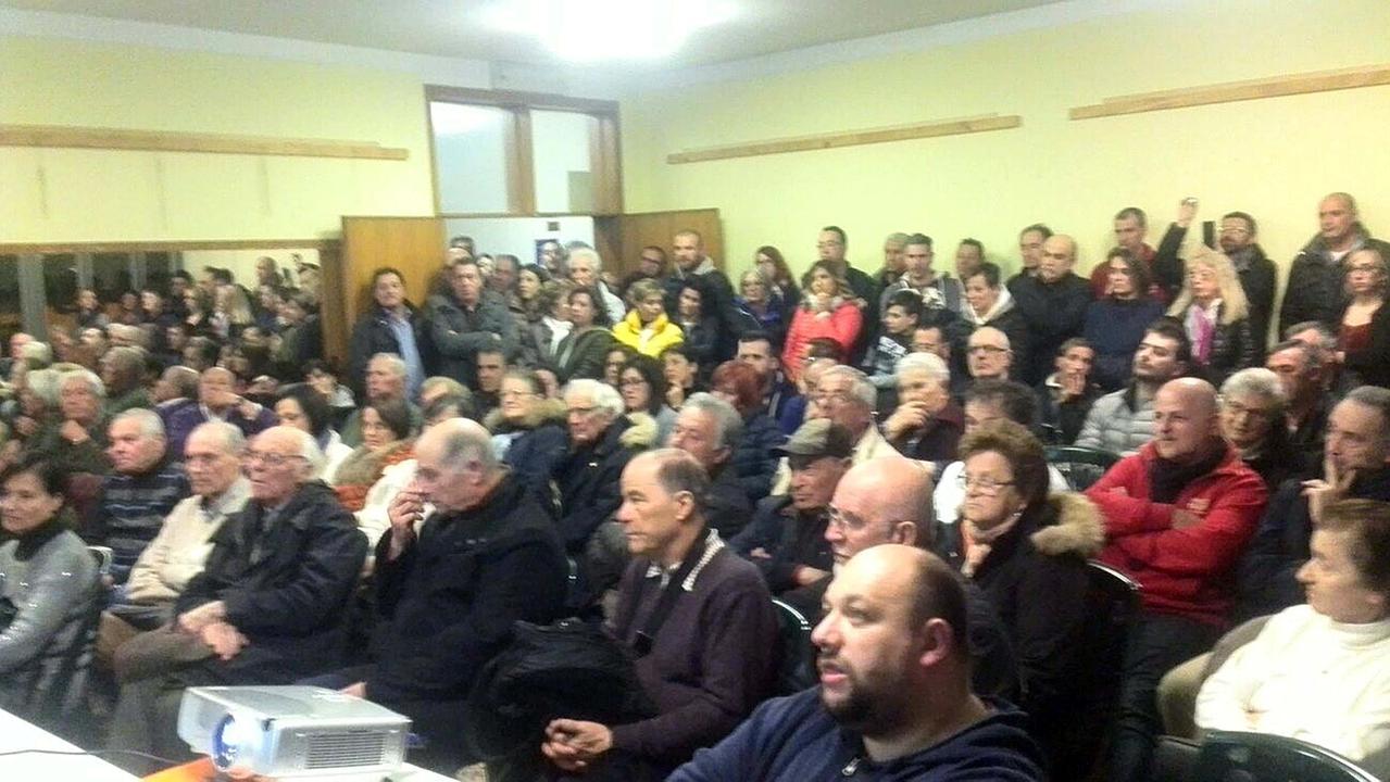Un'assemblea per discutere del progetto di forno crematorio a Lavaiano