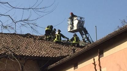 Incendio sul tetto del Casablanca