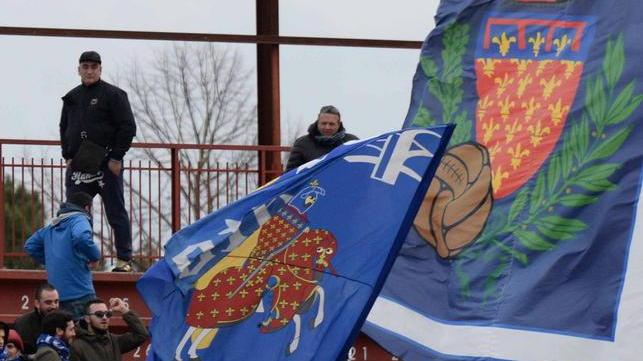 Tifosi in macchina al seguito dei lanieri