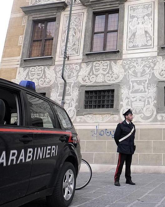 Spacciatore bloccato da due militari fuori servizio