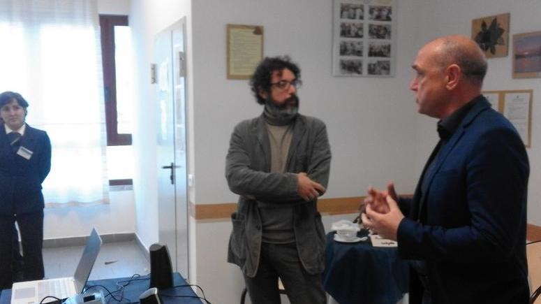 Studenti a scuola con i detenuti