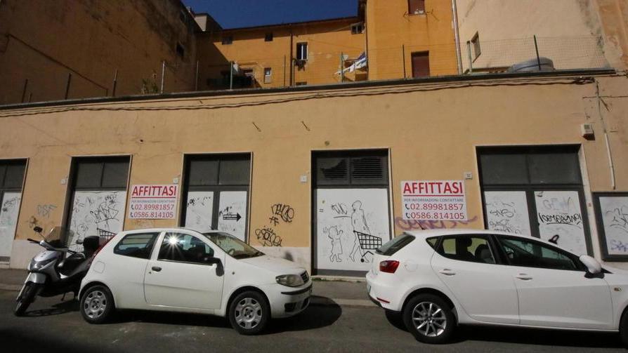 Raccolta firme contro la mensa dei profughi in centro